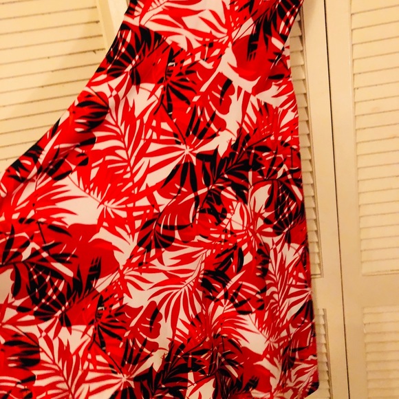 {Alyn Paige} Red/white/black leaf print midi dress - Picture 3 of 8